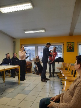 Pozdrav župana dr. Tomaža Rožena in predaja materiala osveščevalne kampanje na Ravnah